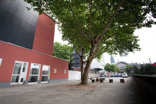 Pathpoint Cologne - Backpacker Hostel Exterior photo